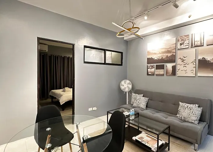 Malate Bayview Mansion Seaview Room -01 Aparthotel